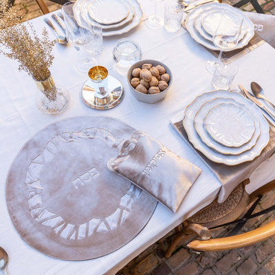 Champagne flower seder set