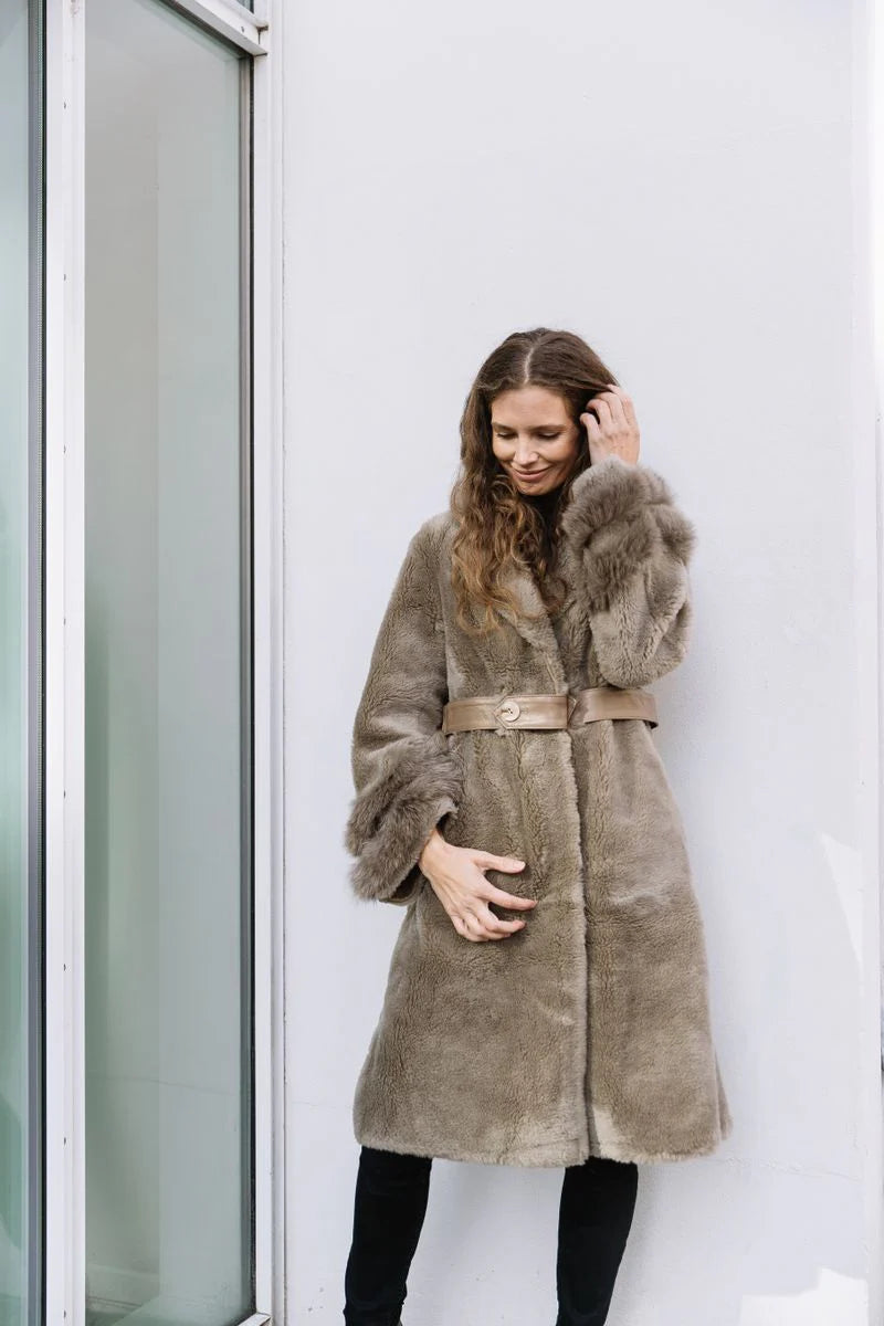 Molin Coat in Beige – The Happy Kangaroo